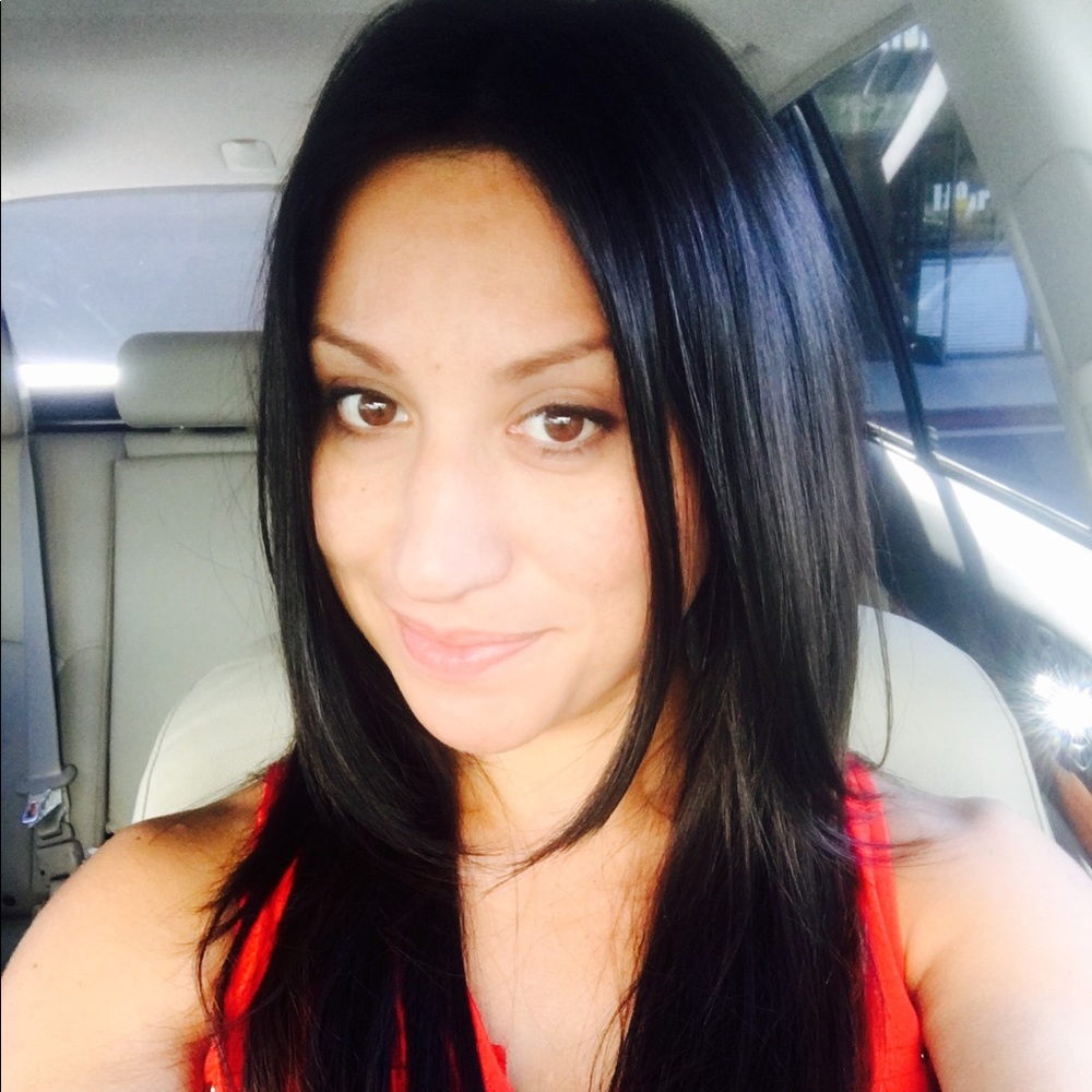 Meet your Posher, Monique